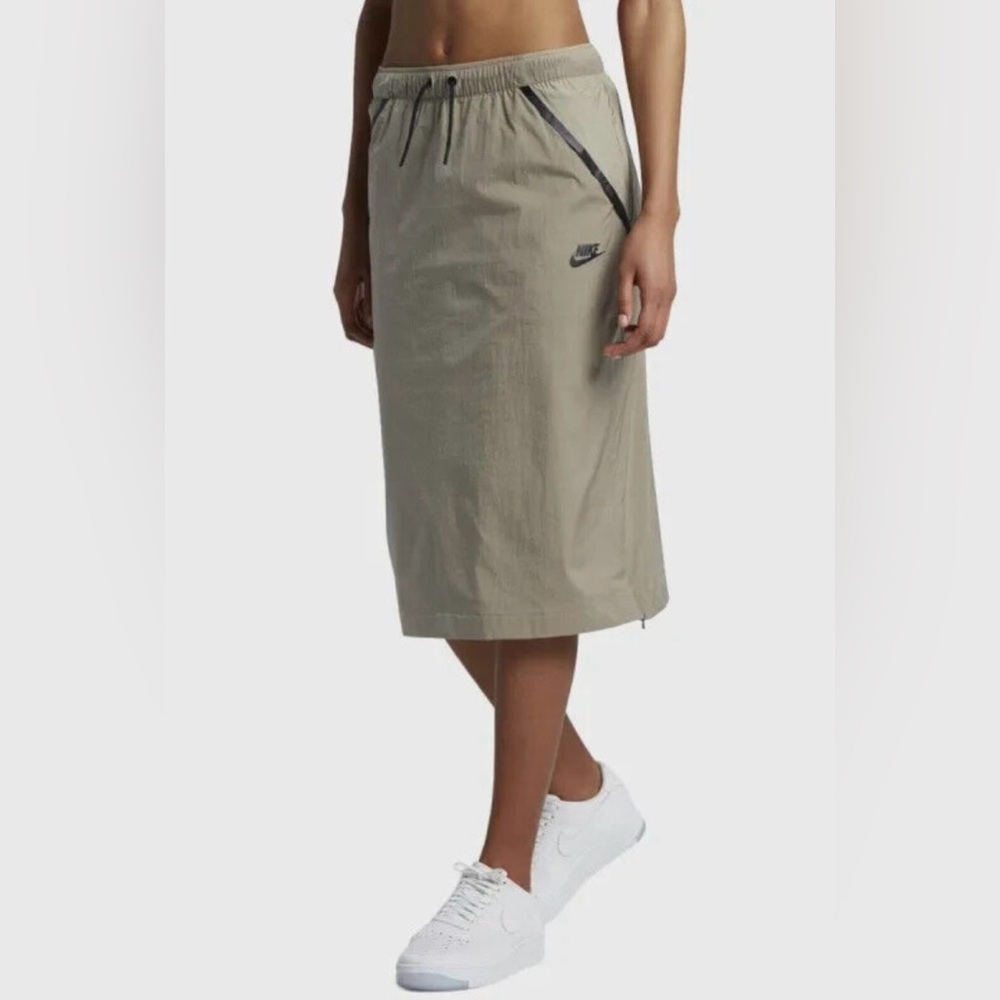 NWT Nike Tech Hypermesh Midi Skirt $100 MSRP L